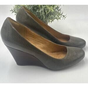 Clarks Robin Cushioned Wedge Heel Color is Purity‎ Crystal Mushroom, Sz 6.5